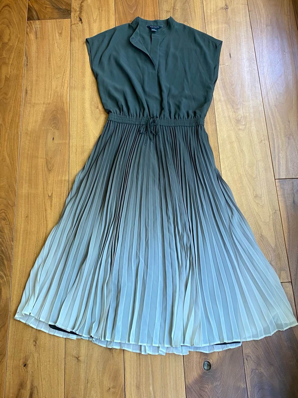 Club Monaco Olive to Light Sage Ombre Pleated Midi Dress